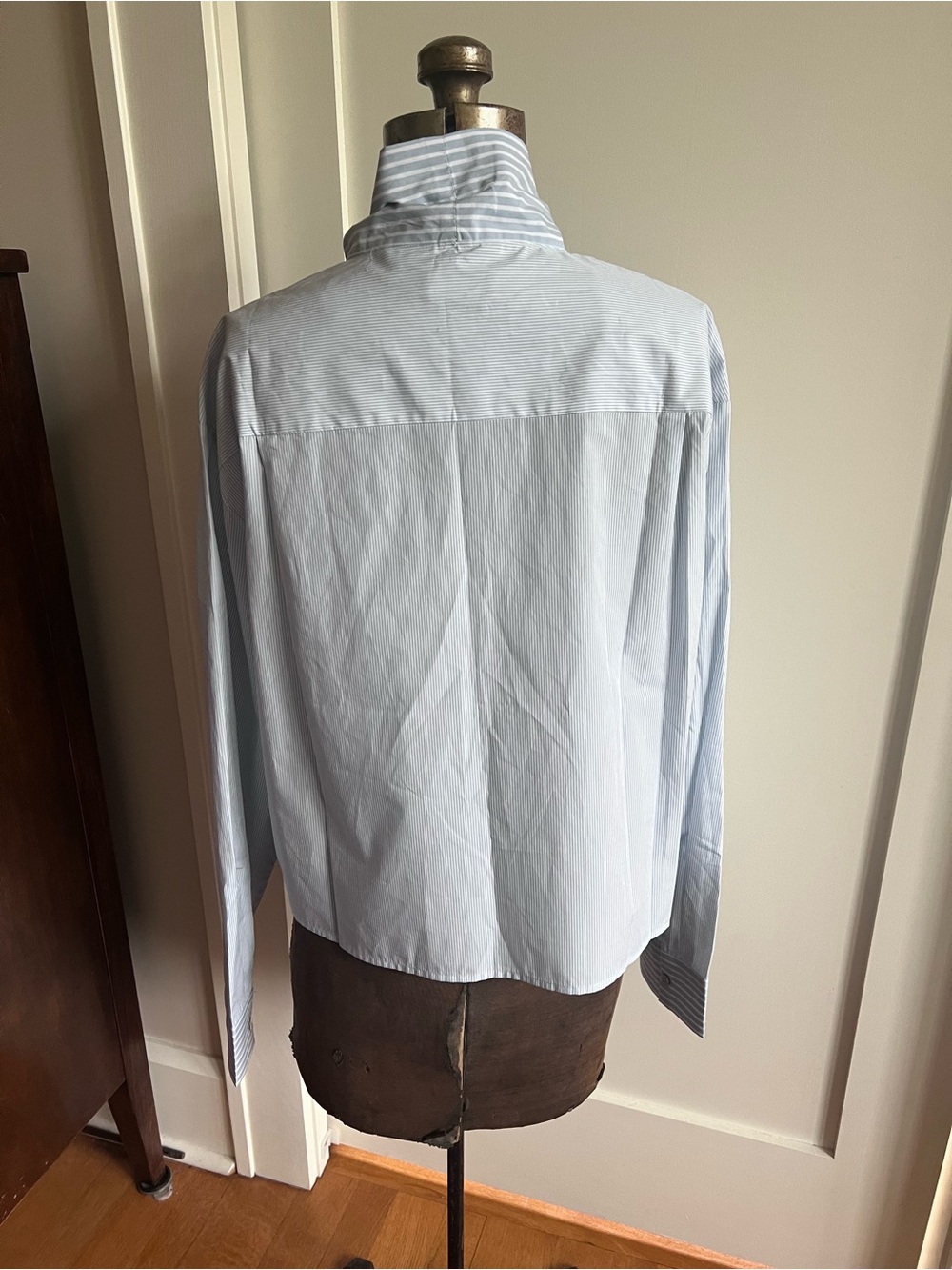 United Colors of Benetton Pale Blue Stripe Blouse with Tie NWT - Picture 4 of 5